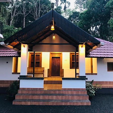 Partho Home Stay Padinjarathara ภายนอก รูปภาพ