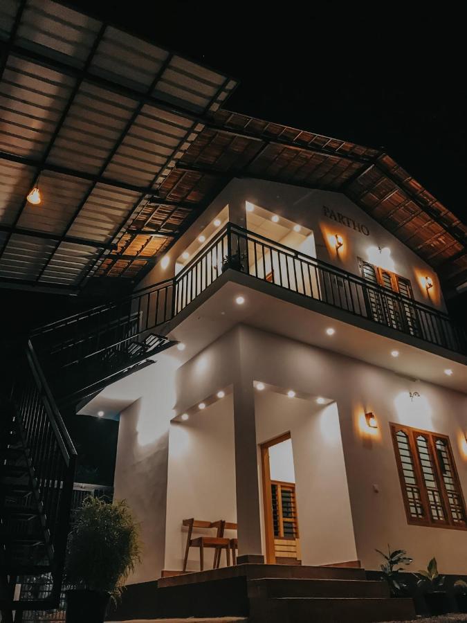 Partho Home Stay Padinjarathara ภายนอก รูปภาพ