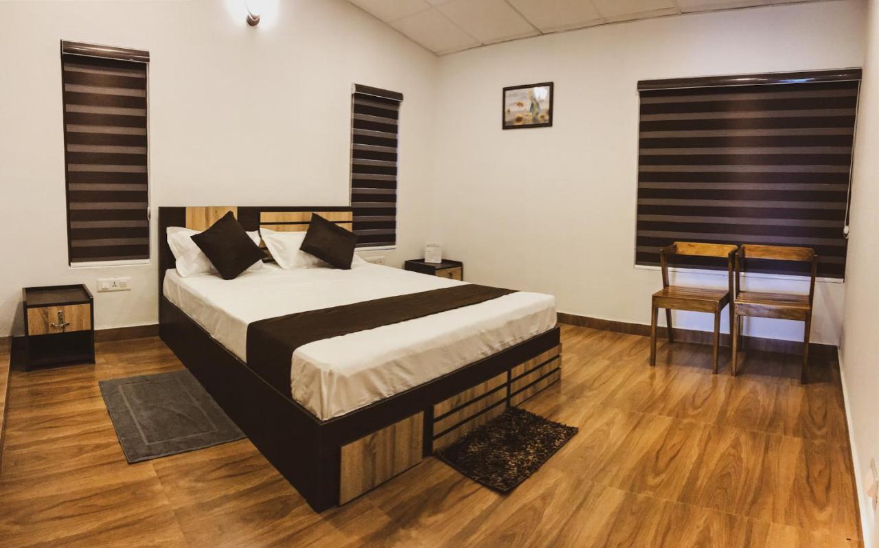 Partho Home Stay Padinjarathara ภายนอก รูปภาพ