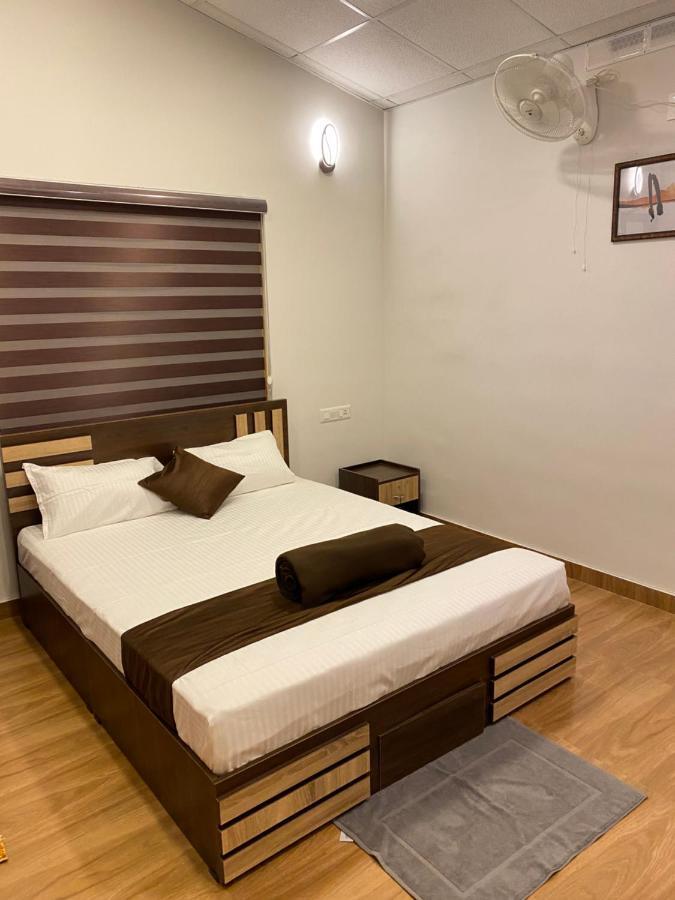 Partho Home Stay Padinjarathara ภายนอก รูปภาพ