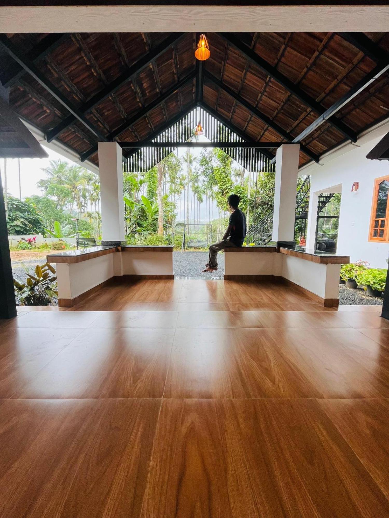 Partho Home Stay Padinjarathara ภายนอก รูปภาพ